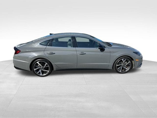 2021 Hyundai Sonata SEL Plus in Grey — front three-quarter view